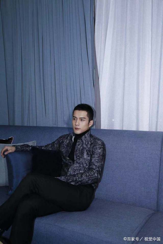 "程铮"韩东君拍写真演绎硬朗型男 完美hold住寸头个性有型